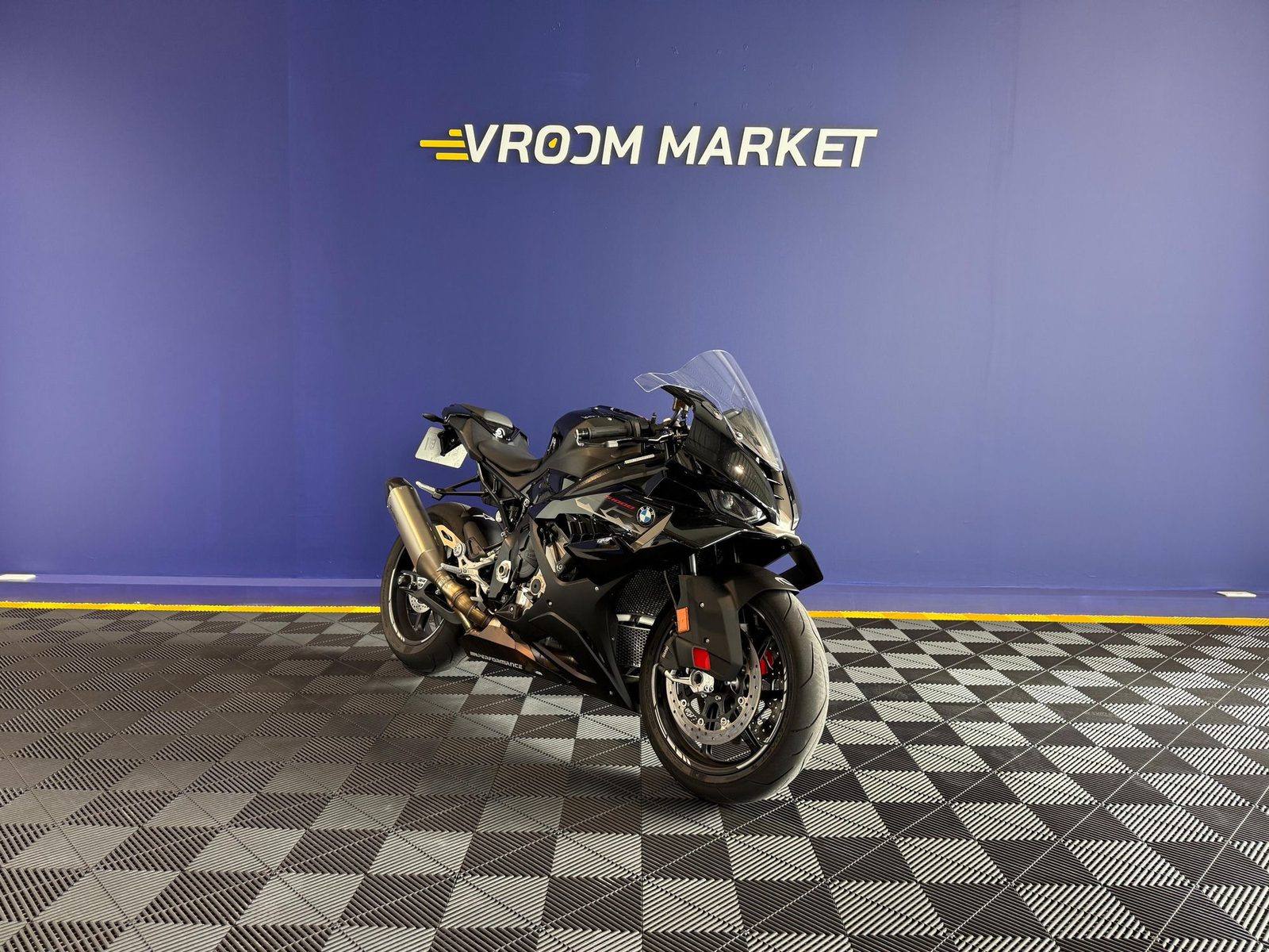 Photo studio Vroom Market — BMW S1000RR
